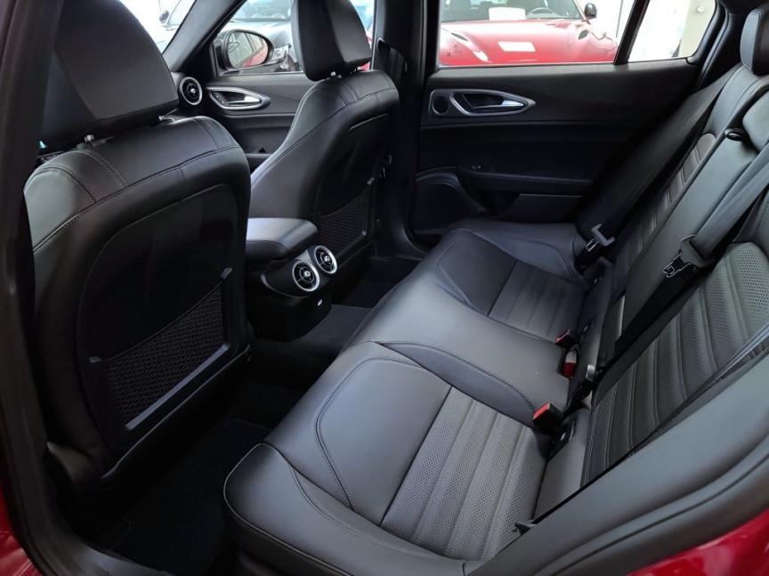 Alfa Romeo Giulia 2.2 JTDm 210k AT8 ZF Q4 4x4 Business Edition *948*
