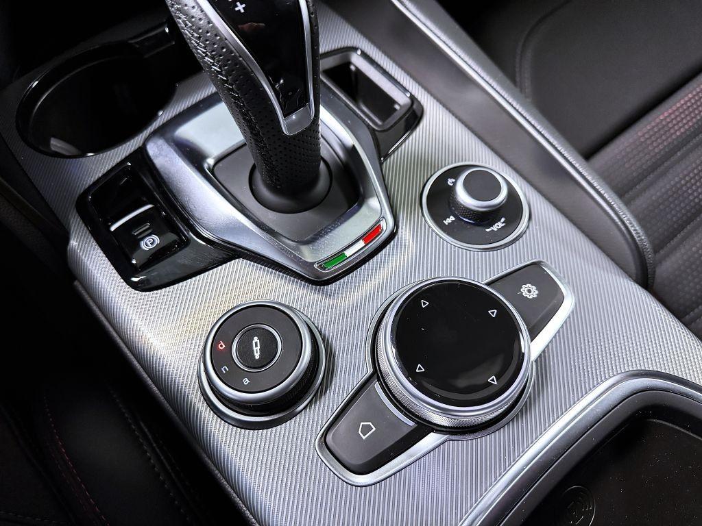 Alfa Romeo Giulia 2.2 JTDm 210k AT8 ZF Q4 4x4 Tributo *425*