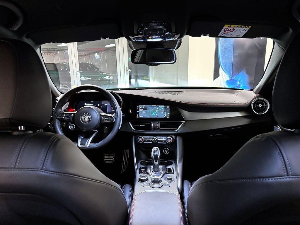Alfa Romeo Giulia 2.2 JTDm 210k AT8 ZF Q4 4x4 Tributo *425*