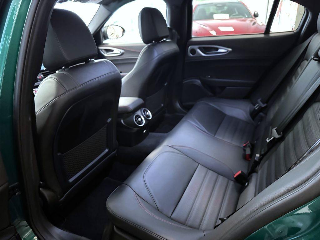 Alfa Romeo Giulia 2.2 JTDm 210k AT8 ZF Q4 4x4 Tributo, reg. 04/2024
