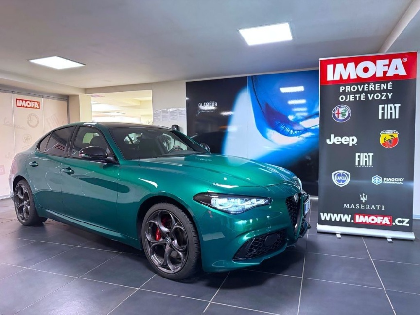 Alfa Romeo Giulia 2.2 JTDm 210k AT8 ZF Q4 4x4 Tributo