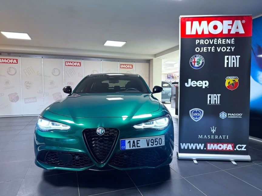 Alfa Romeo Giulia 2.2 JTDm 210k AT8 ZF Q4 4x4 Tributo