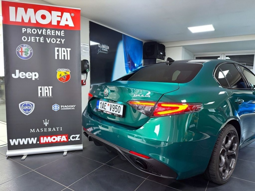 Alfa Romeo Giulia 2.2 JTDm 210k AT8 ZF Q4 4x4 Tributo