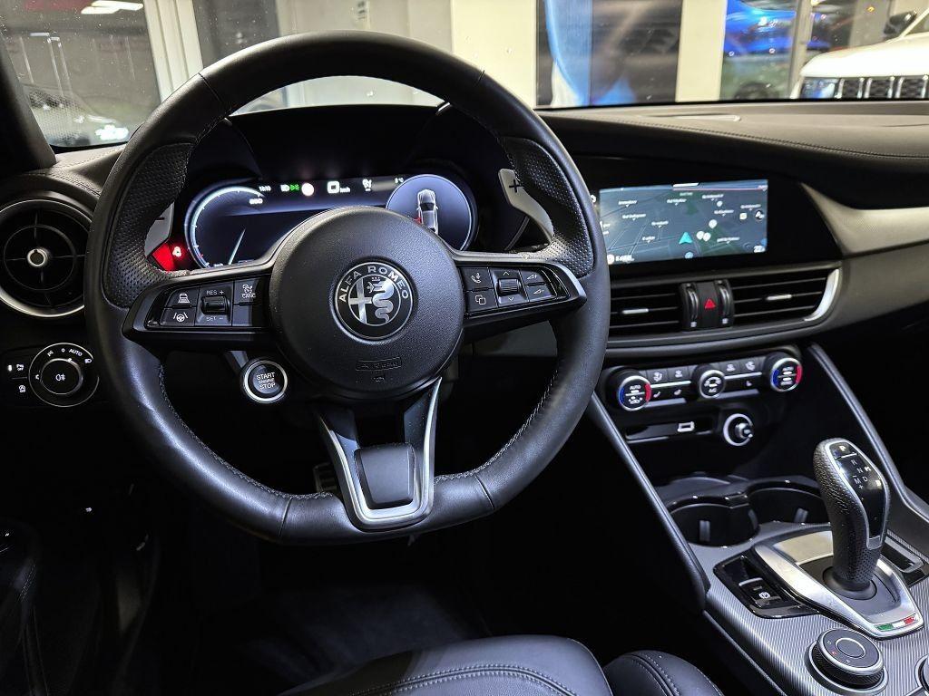 Alfa Romeo Giulia 2.2 JTDm 210k AT8 ZF Q4 4x4 Veloce, reg. 01/2024
