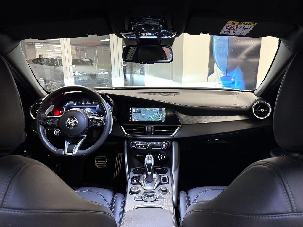 Alfa Romeo Giulia 2.2 JTDm 210k AT8 ZF Q4 4x4 Veloce, reg. 01/2024