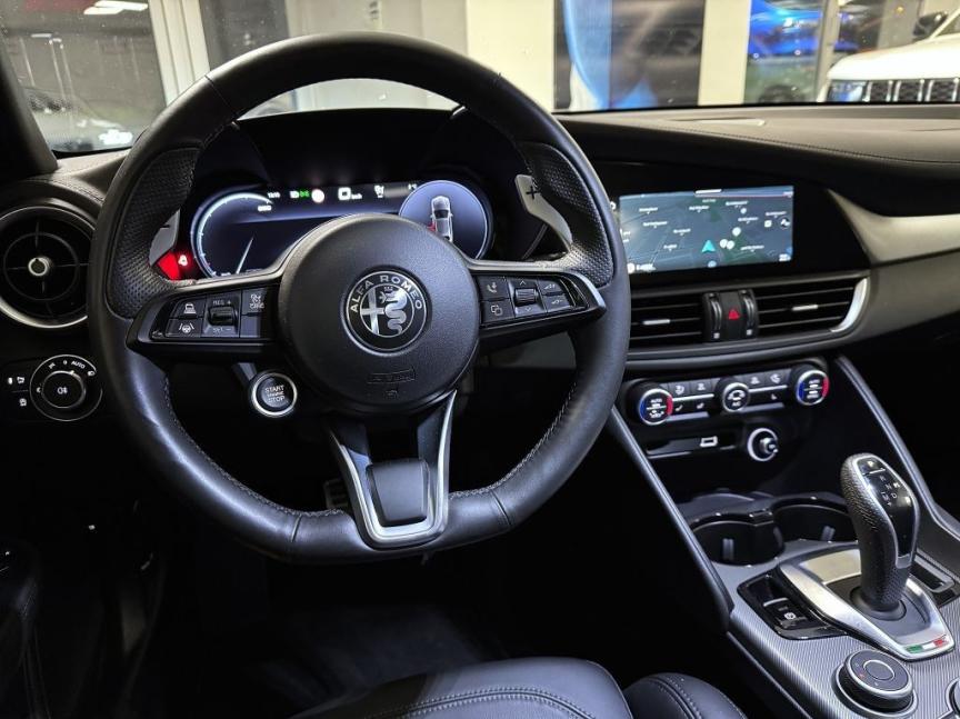 Alfa Romeo Giulia 2.2 JTDm 210k AT8 ZF Q4 4x4 Veloce