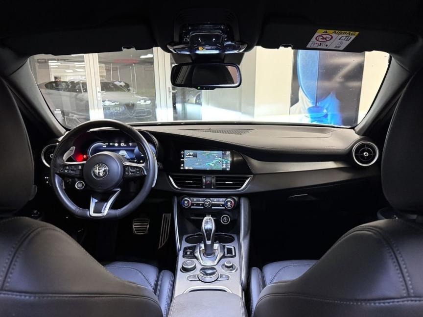 Alfa Romeo Giulia 2.2 JTDm 210k AT8 ZF Q4 4x4 Veloce