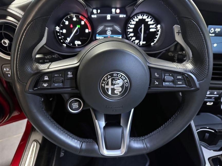 Alfa Romeo Giulia 2.2 JTDm 210k AT8 ZF Q4 4x4 Veloce