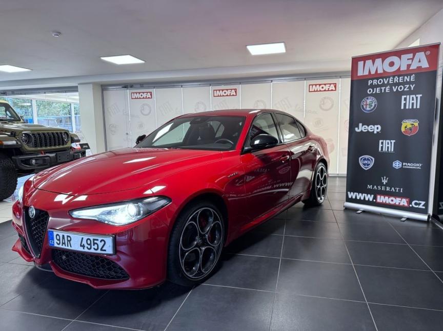Alfa Romeo Giulia 2.2 JTDm 210k AT8 ZF Q4 4x4 Veloce