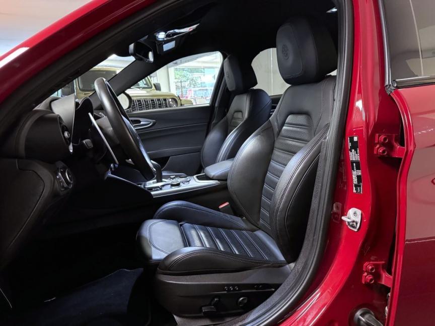 Alfa Romeo Giulia 2.2 JTDm 210k AT8 ZF Q4 4x4 Veloce
