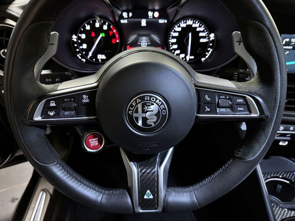 Alfa Romeo Giulia 2.9 V6 BiTurbo 510k AT8 ZF QV reg: 08/2022