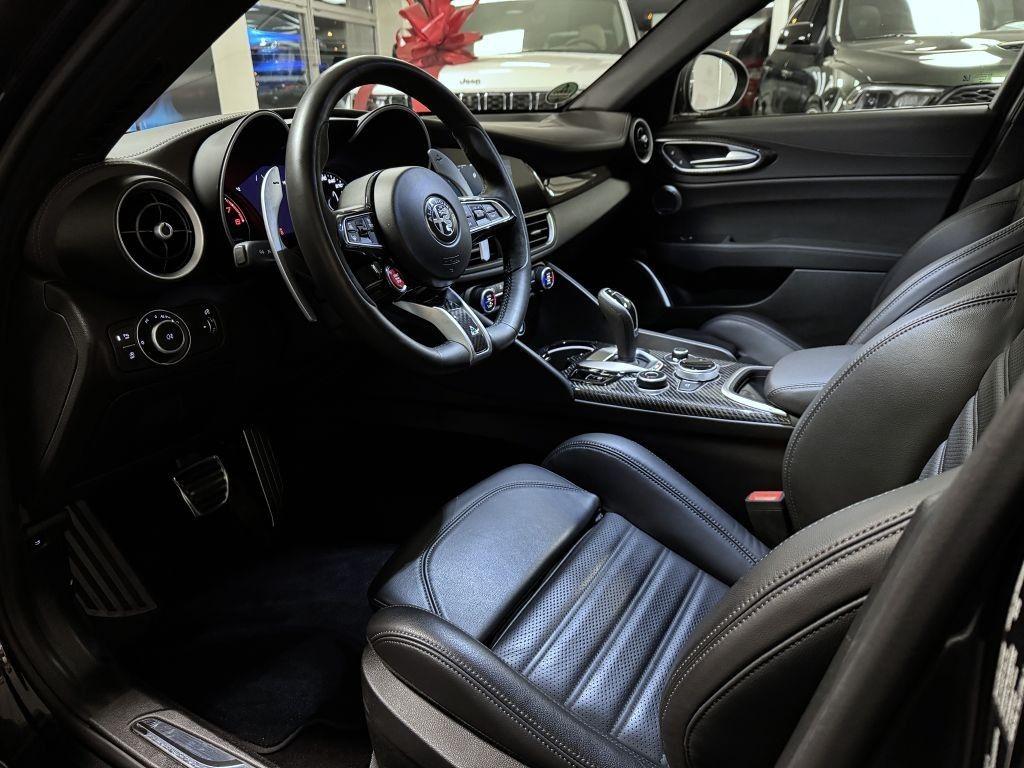 Alfa Romeo Giulia 2.9 V6 BiTurbo 510k AT8 ZF QV reg: 08/2022
