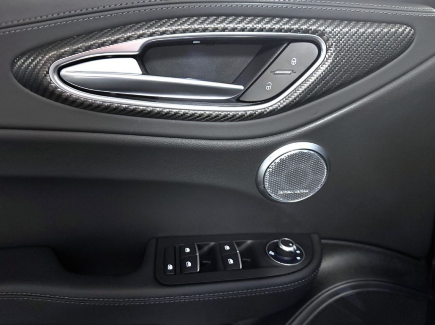 Alfa Romeo Giulia 2.9 V6 BiTurbo 520k QV Carbon Edition *302*