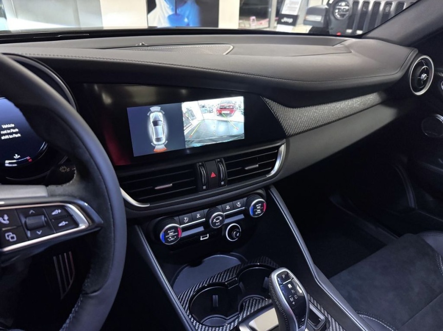 Alfa Romeo Giulia 2.9 V6 BiTurbo 520k QV Carbon Edition *302*