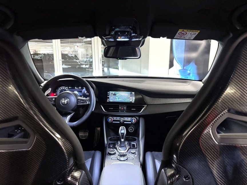 Alfa Romeo Giulia 2.9 V6 BiTurbo 520k QV Carbon Edition *302*
