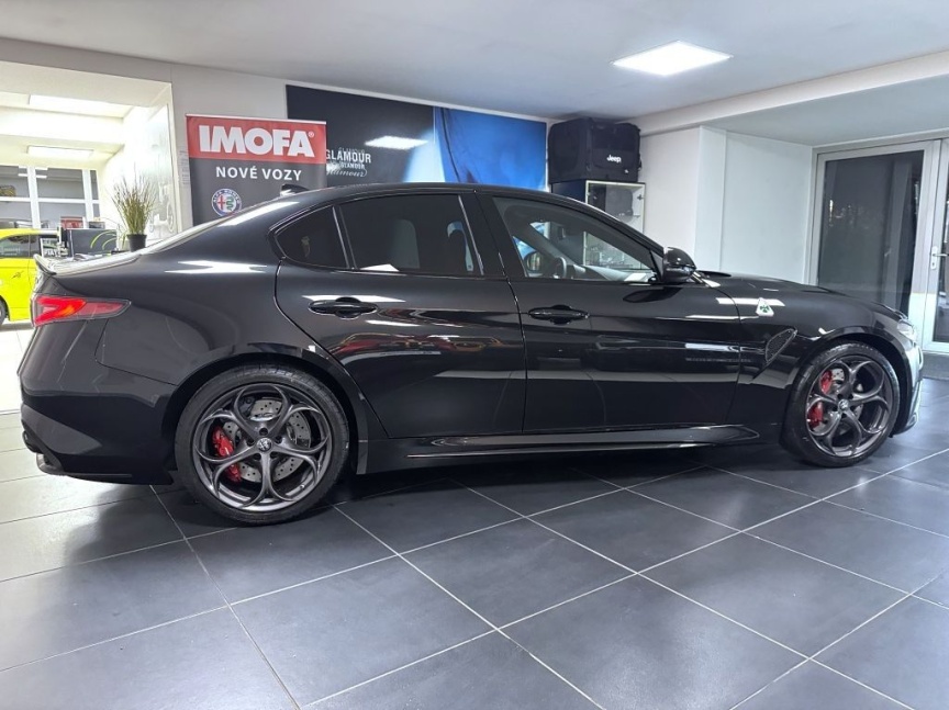 Alfa Romeo Giulia 2.9 V6 BiTurbo 520k QV Carbon Edition *302*