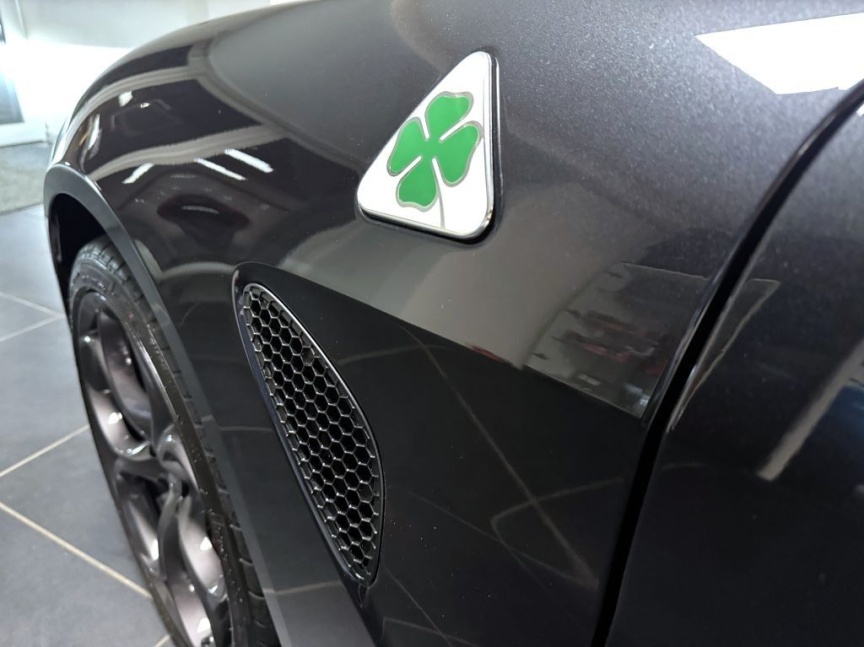 Alfa Romeo Giulia 2.9 V6 BiTurbo 520k QV Carbon Edition *302*