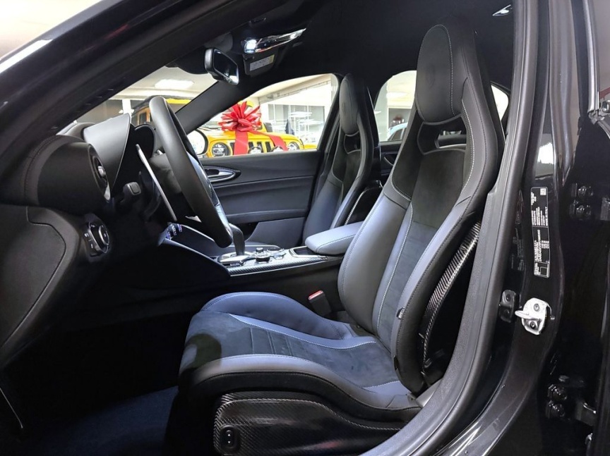 Alfa Romeo Giulia 2.9 V6 BiTurbo 520k QV Carbon Edition *302*