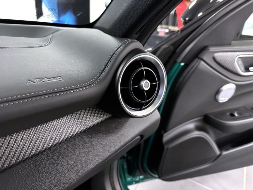 Alfa Romeo Giulia 2.9 V6 BiTurbo 520k QV Carbon Edition *494*