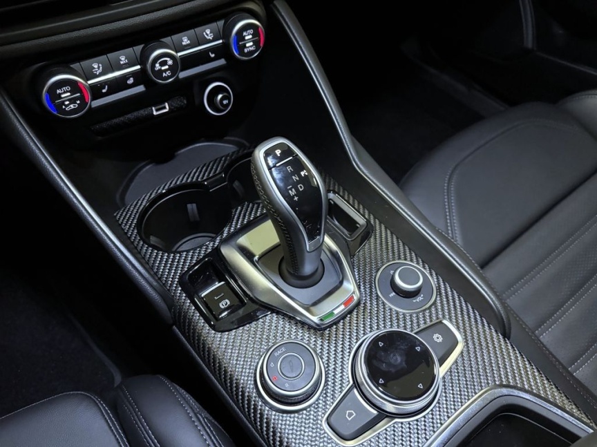 Alfa Romeo Giulia 2.9 V6 BiTurbo 520k QV Carbon Edition *494*