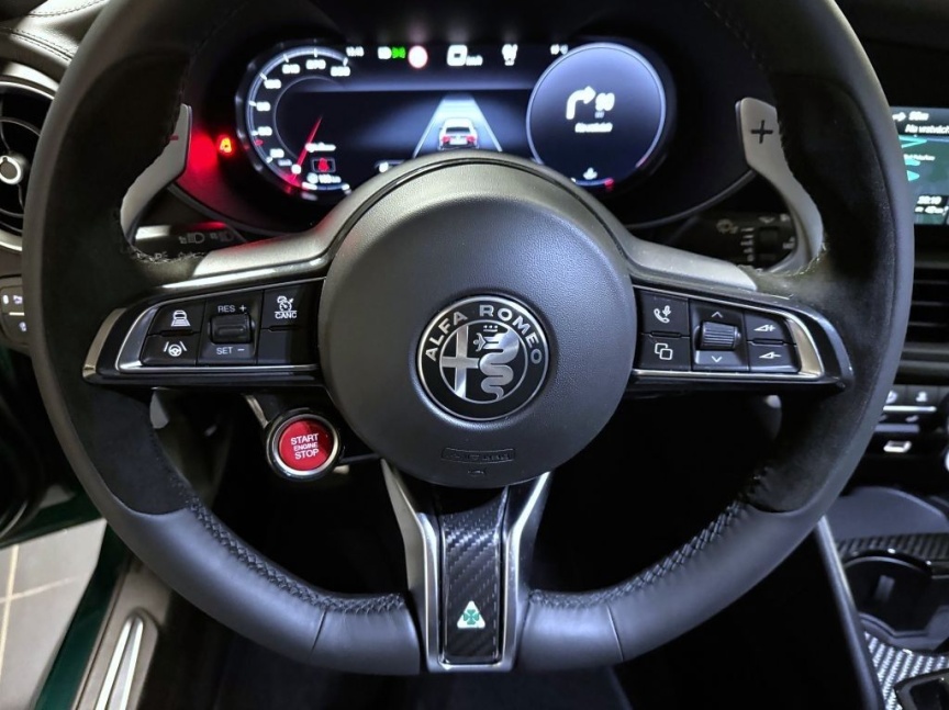 Alfa Romeo Giulia 2.9 V6 BiTurbo 520k QV Carbon Edition *494*