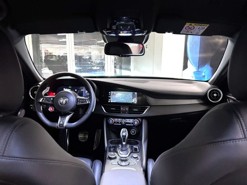 Alfa Romeo Giulia 2.9 V6 BiTurbo 520k QV Carbon Edition *494*