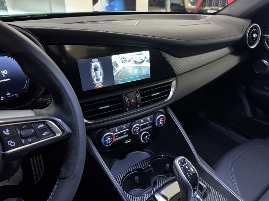 Alfa Romeo Giulia 2.9 V6 BiTurbo 520k QV Carbon Edition *582*