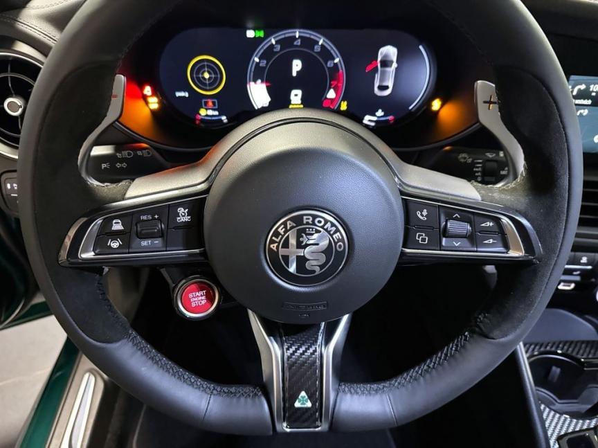 Alfa Romeo Giulia 2.9 V6 BiTurbo 520k QV Carbon Edition *892*