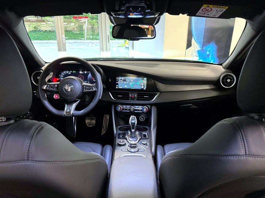Alfa Romeo Giulia 2.9 V6 BiTurbo 520k QV Carbon Edition *892*