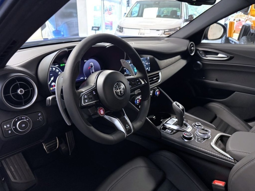 Alfa Romeo Giulia 2.9 V6 BiTurbo 520k QV Carbon Edition III *939*