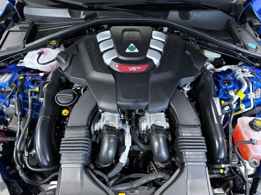 Alfa Romeo Giulia 2.9 V6 BiTurbo 520k QV Carbon Edition III *939*
