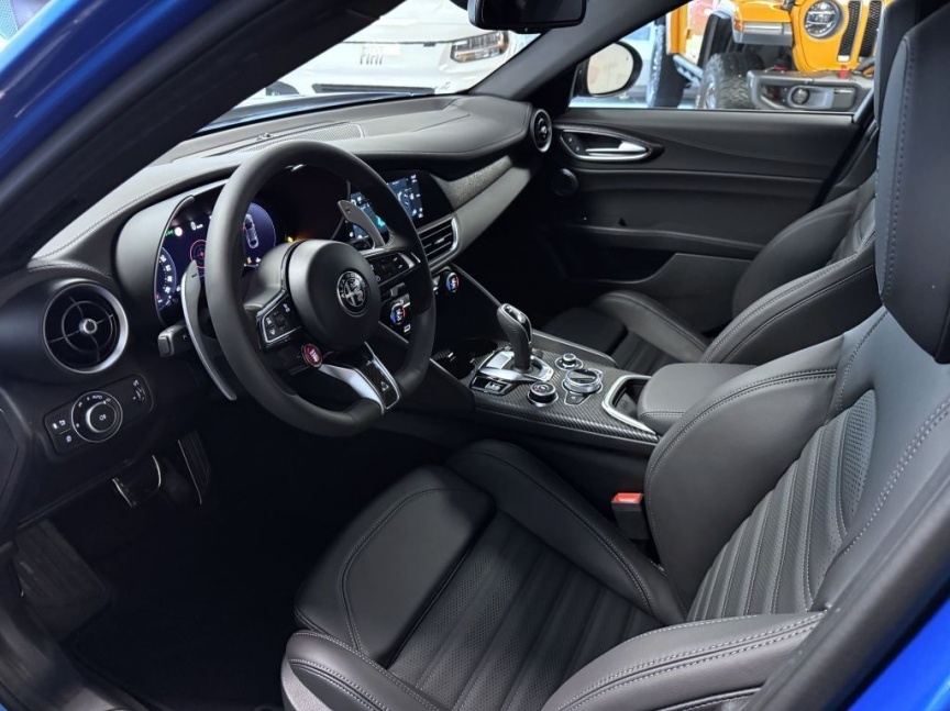 Alfa Romeo Giulia 2.9 V6 BiTurbo 520k QV Carbon Edition III *939*