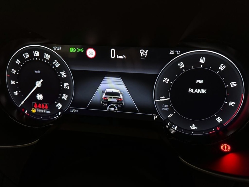 Alfa Romeo Giulia 2.9 V6 BiTurbo 520k QV Carbon Edition III *956*