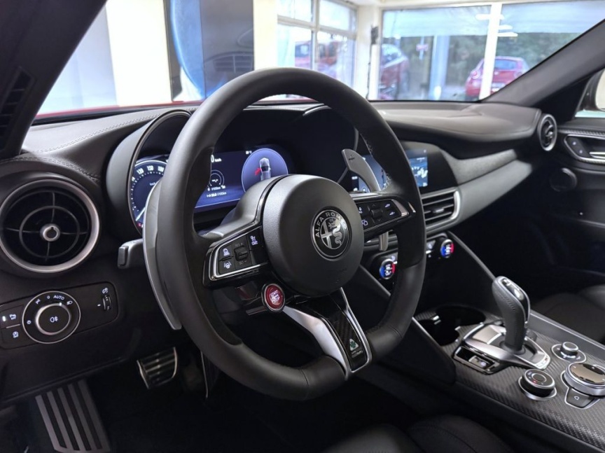 Alfa Romeo Giulia 2.9 V6 BiTurbo 520k QV Carbon Edition III *956*