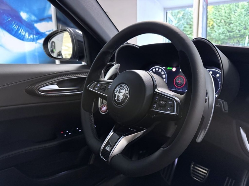 Alfa Romeo Giulia 2.9 V6 BiTurbo 520k QV Carbon Edition III *956*