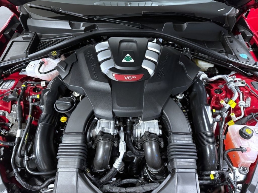 Alfa Romeo Giulia 2.9 V6 BiTurbo 520k QV Carbon Edition III *956*