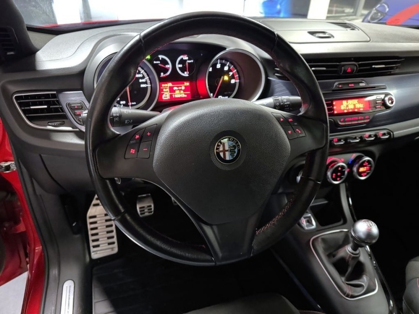 Alfa Romeo Giulietta 1750 TBi 235k Quadrifoglio Verde