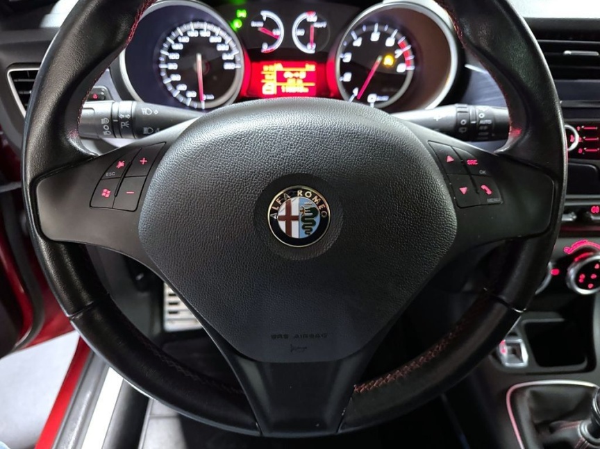 Alfa Romeo Giulietta 1750 TBi 235k Quadrifoglio Verde