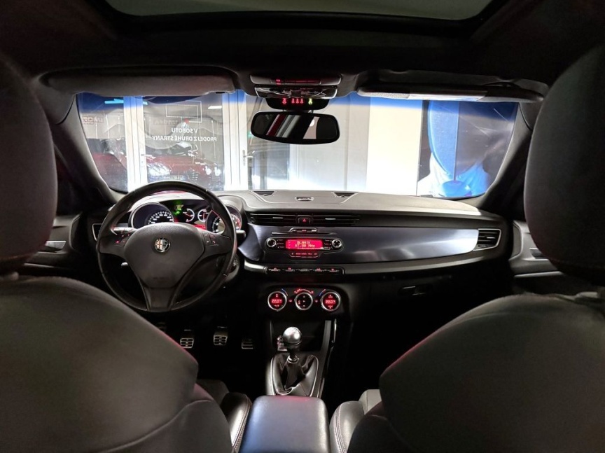 Alfa Romeo Giulietta 1750 TBi 235k Quadrifoglio Verde