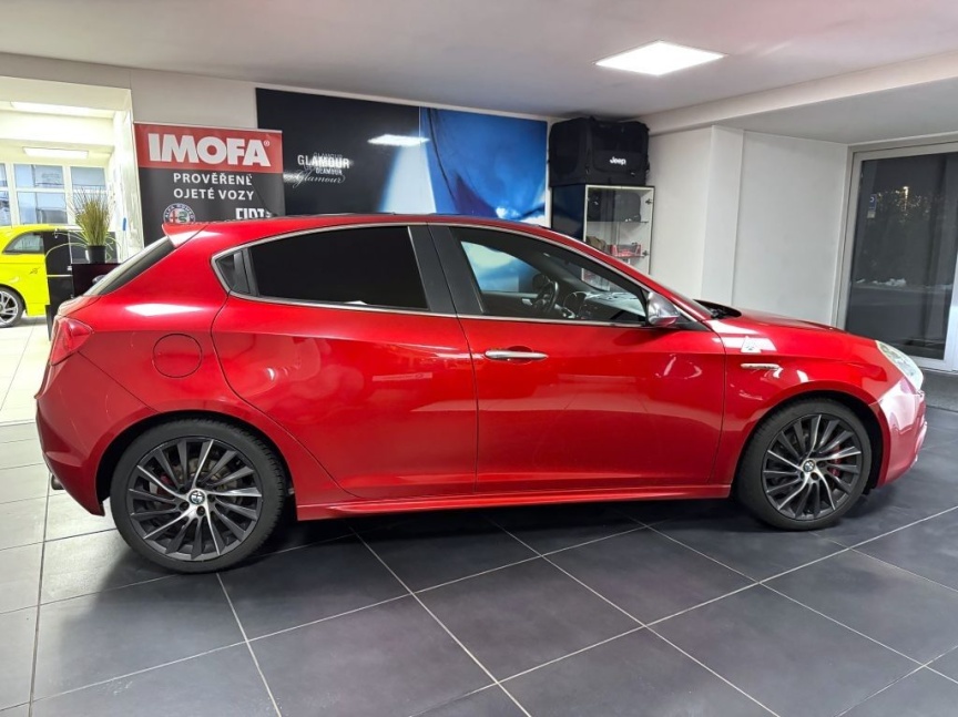 Alfa Romeo Giulietta 1750 TBi 235k Quadrifoglio Verde