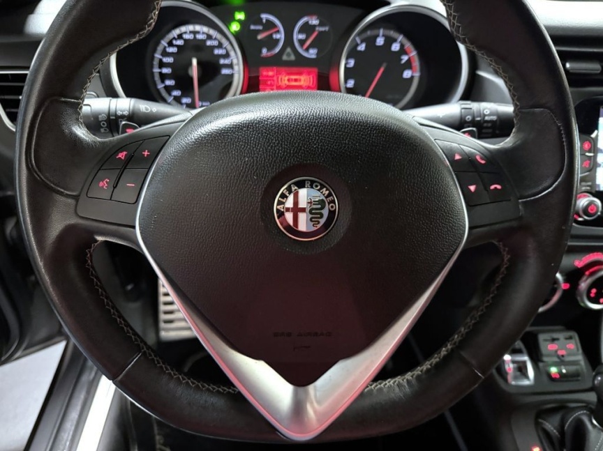 Alfa Romeo Giulietta 1750 TBi 240k TCT QV Launch Edition ZENDER