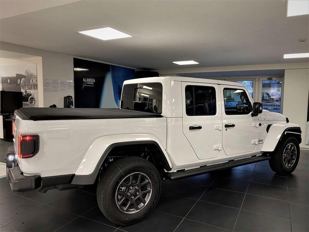 Jeep Gladiator 3.0 CRD V6 264k AT8 ZF OVERLAND MY23 *035* ek