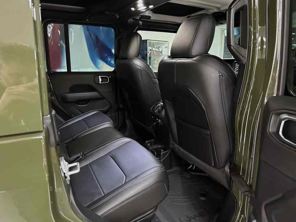 Jeep Gladiator 3.0 CRD V6 264k AT8 ZF OVERLAND MY23 *735* ek