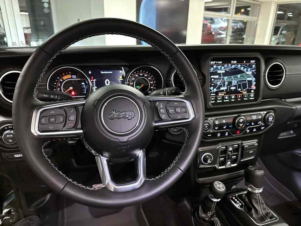 Jeep Gladiator 3.0 CRD V6 264k AT8 ZF OVERLAND MY23 *735* ek