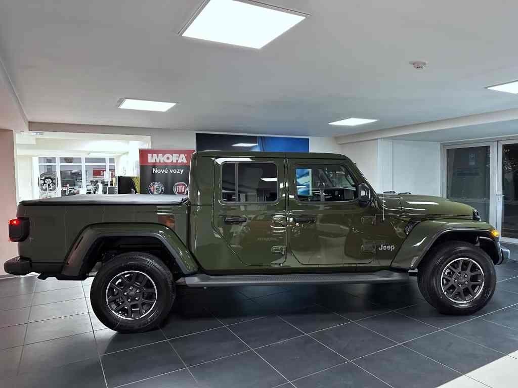 Jeep Gladiator 3.0 CRD V6 264k AT8 ZF OVERLAND MY23 *735* ek
