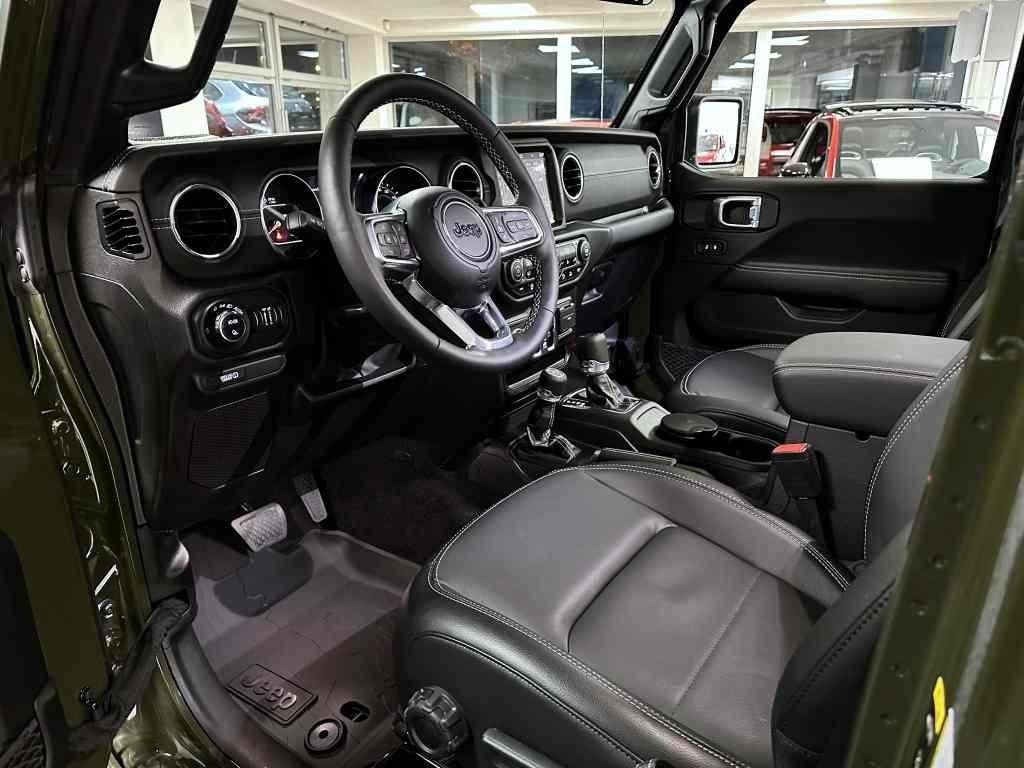 Jeep Gladiator 3.0 CRD V6 264k AT8 ZF OVERLAND MY23 *735* ek