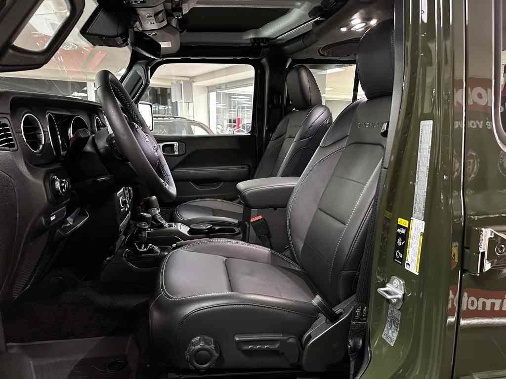 Jeep Gladiator 3.0 CRD V6 264k AT8 ZF OVERLAND MY23 *735* ek