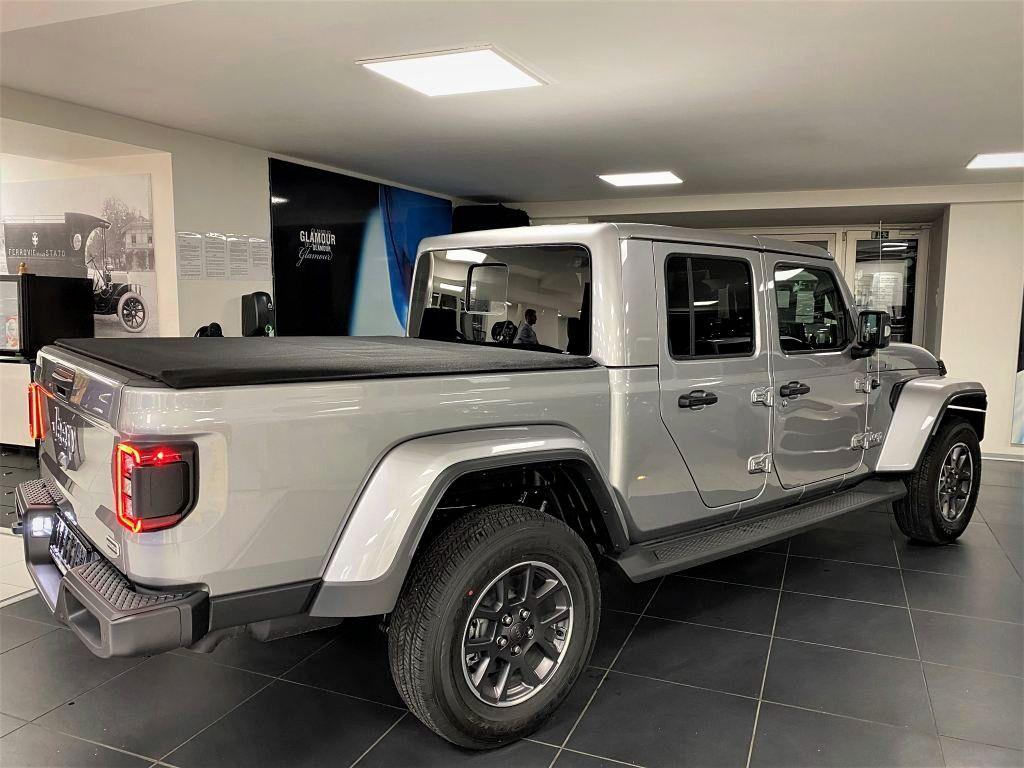 Jeep Gladiator 3.0 CRD V6 264k AT8 ZF OVERLAND MY23 *741* ek