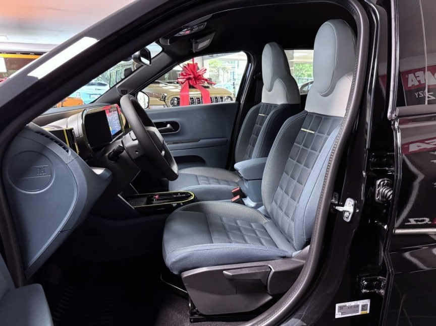 Fiat Grande Panda 1.2 Turbo Hybrid 110k MHEV eDCT La Prima *306* u