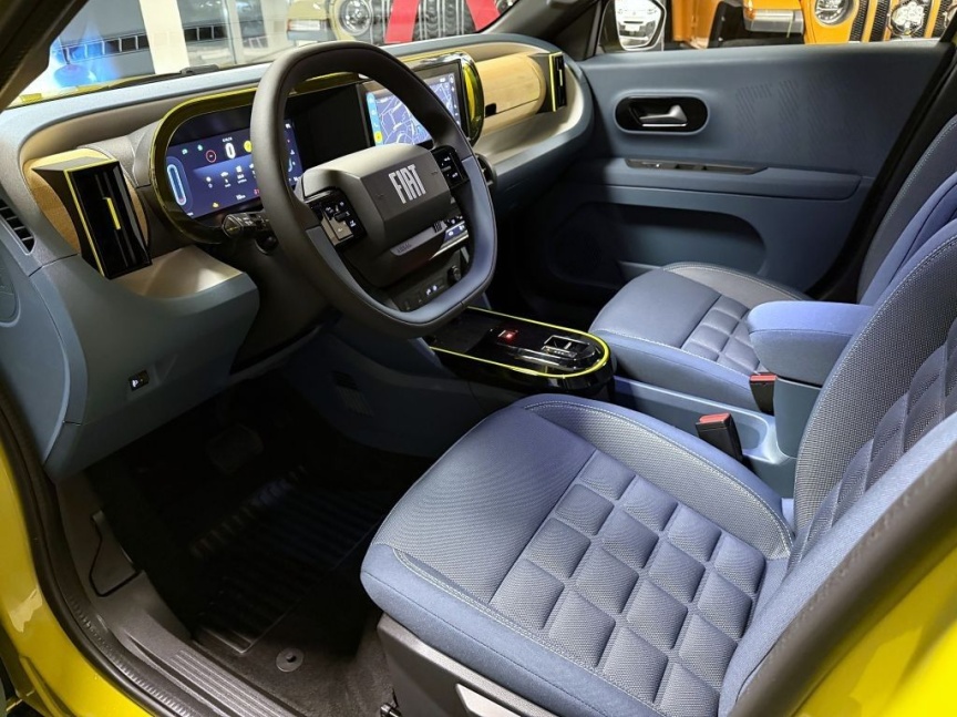 Fiat Grande Panda 1.2 Turbo Hybrid 110k MHEV eDCT La Prima *401*